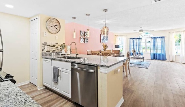Orlando/Disney Renovated Bright 3br Condo With Pool near Disney