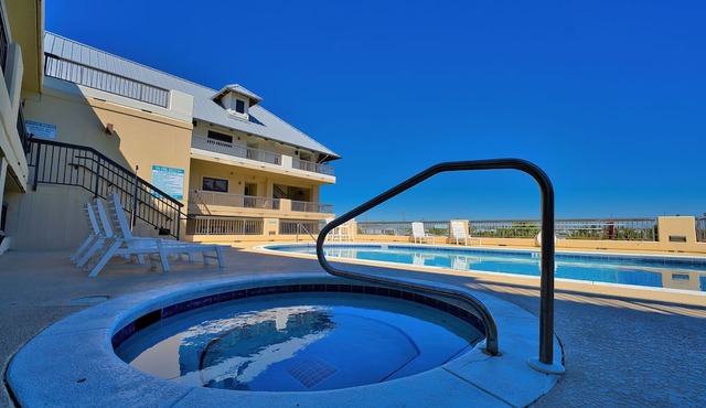 Mexico Beach Condo | Pool & Hot Tub | Gulf Views