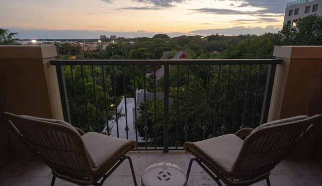 Your Bay View Escape in Coconut Grove, Pool & Gym