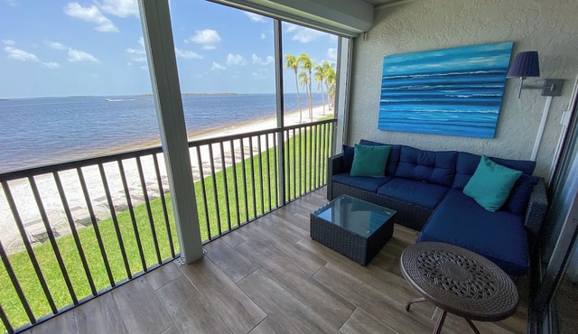 Sanibel Harbour Resort Bay View Tower 135: Overlooking the private beach with stunning sunsets.