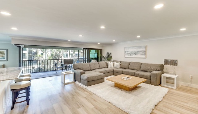 Luxury Sanibel Condo w/Ocean View: Steps to Beach