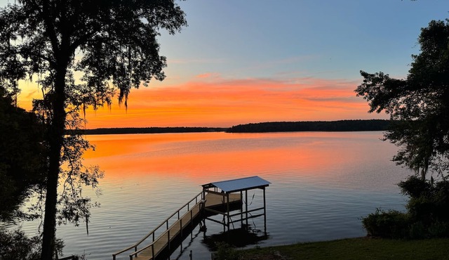 Serene Lake Talquin Waterfront Lakehouse on Forest Border w/Beautiful Views