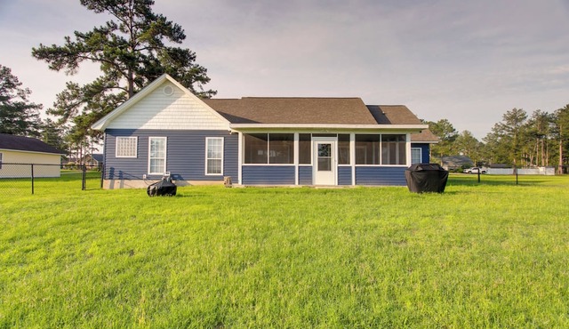 Peaceful Lake Escape w/Dock in Coffee County