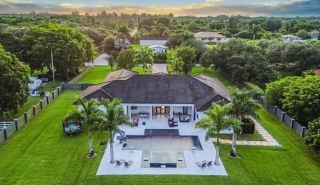 The Vivahaus · 5BR · Pool+Spa+Slide · 2.5 Acres