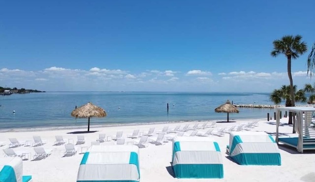 Cabanas by the Beach for Your Private Getaway - Ideal Group Getaway