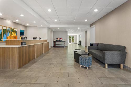 Hampton Inn Suites Port 